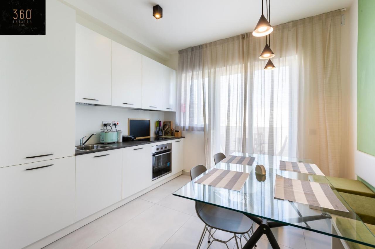Apartment Stylish, Comfortable 2br With Wifi & Prvt Balcony By 360 Estates